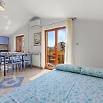 Casamare - 1st Floor Peroj