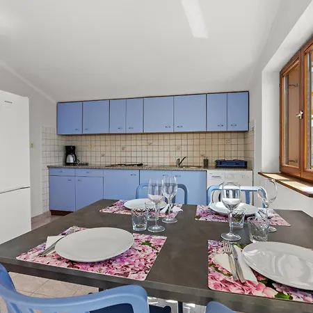 Casamare - 1st Floor بيروغ